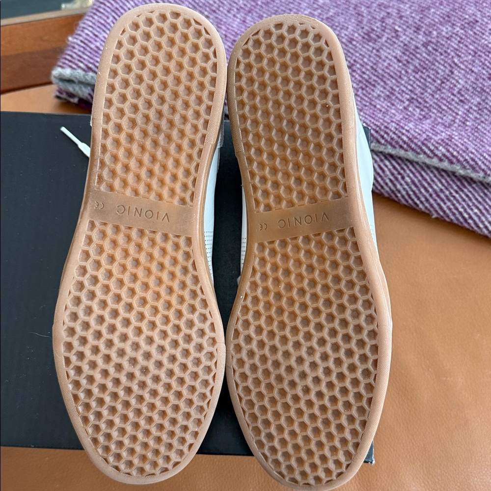 Vionic Spot Shoe - image 6